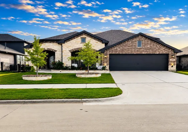 Photo 1 of Single family home for sale at 7709 Gatevine Ave, Joshua, TX 76058 | MLS# 21329475 | Listing updated on 2026-09-27