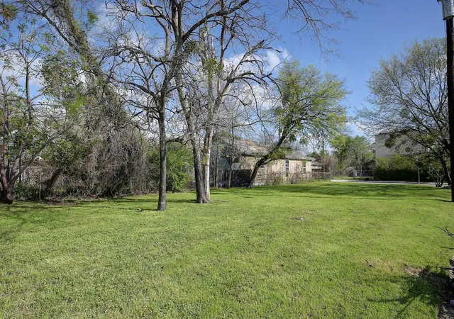 Photo 1 of Land for sale at 1525 Nomas St, Dallas, TX 75212 | MLS# 21328968 | Listing updated on 2026-07-13
