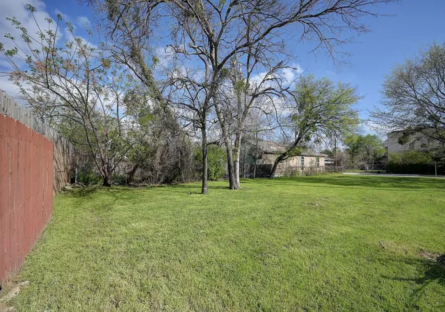 Photo 4 of Land for sale at 1525 Nomas St, Dallas, TX 75212 | MLS# 21328968 | Listing updated on 2026-07-13