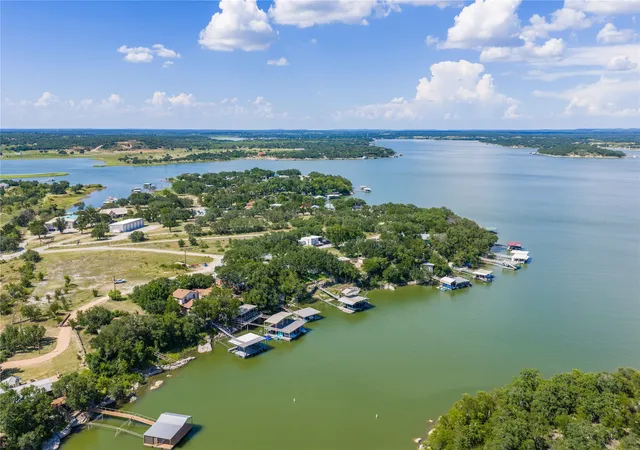 Photo 3 of Single family home for sale at 106 Mintons Draw, Brownwood, TX 76801 | MLS# 21326328 | Listing updated on 2026-08-22