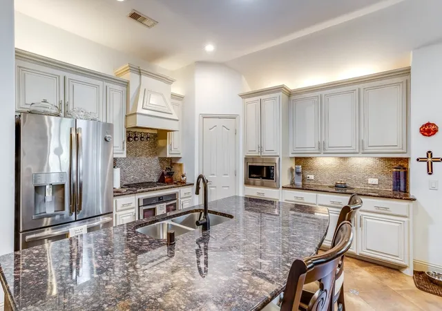 Photo 3 of Sale Pending at 114 Lyndhurst Dr, Wylie, TX 75098 | MLS# 21329821 | Listing updated on 2026-09-05