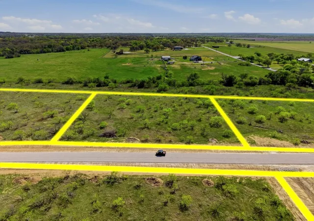 Photo 2 of Single family home for sale at 1408 Weston Ridge, Grandview, TX 76050 | MLS# 21310584 | Listing updated on 2026-08-22