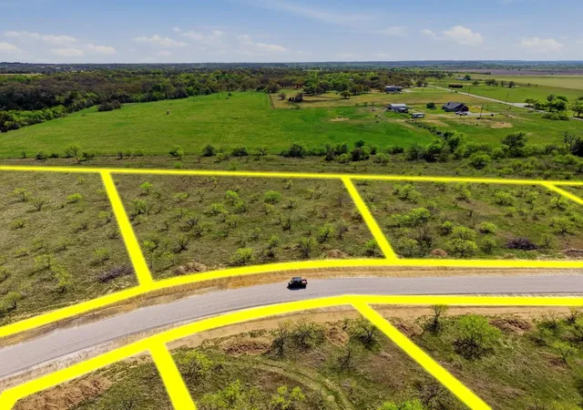 Photo 2 of Single family home for sale at 1416 Weston Ridge, Grandview, TX 76050 | MLS# 21310547 | Listing updated on 2026-07-14