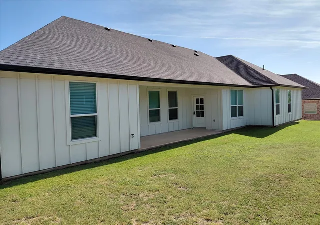 Photo 4 of Single family home for sale at 604 E 4Th St, Muenster, TX 76252 | MLS# 21328741 | Listing updated on 2026-07-25