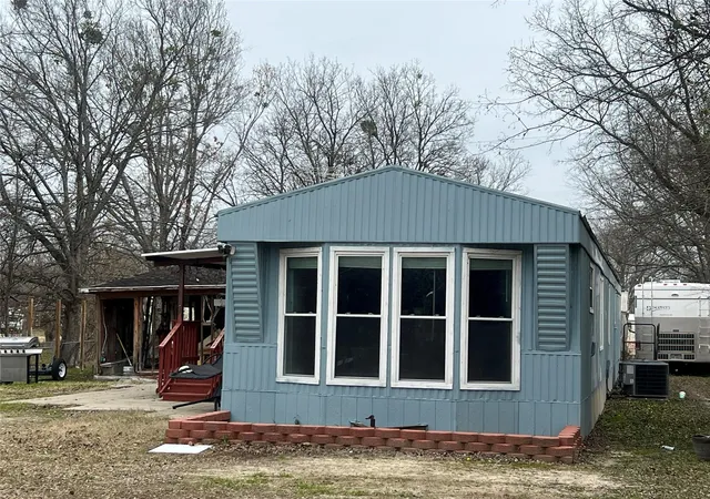 1st image of 1012 Redoak Dr, Quinlan, TX 75474 | MLS# 21329520