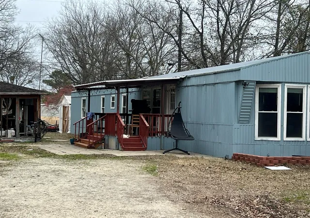 2nd image of 1012 Redoak Dr, Quinlan, TX 75474 | MLS# 21329520