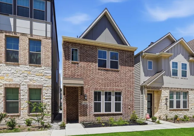 Photo 1 of Single family home for sale at 7572 Laburnam Rd, Dallas, TX 75228 | MLS# 21325566 | Listing updated on 2026-07-14