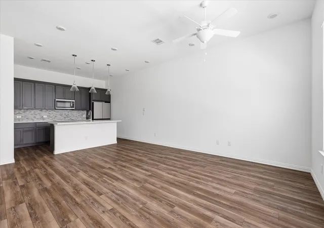 Photo 4 of Single family home for sale at 7572 Laburnam Rd, Dallas, TX 75228 | MLS# 21325566 | Listing updated on 2026-07-14