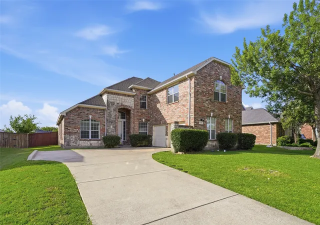 Photo 1 of Single family home for sale at 10202 Fairway Vista Dr, Rowlett, TX 75089 | MLS# 21309284 | Listing updated on 2026-08-25
