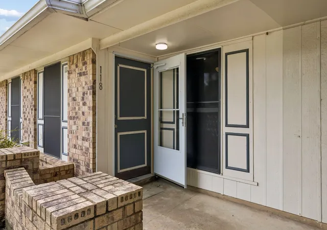 Photo 3 of Single family home for sale at 118 E Denton Dr, Euless, TX 76039 | MLS# 21320406 | Listing updated on 2026-08-22