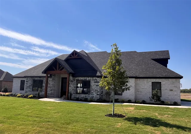 Photo 1 of Single family home for sale at 1404 Dixie Estates Wy, Whitesboro, TX 76273 | MLS# 21329926 | Listing updated on 2026-07-14