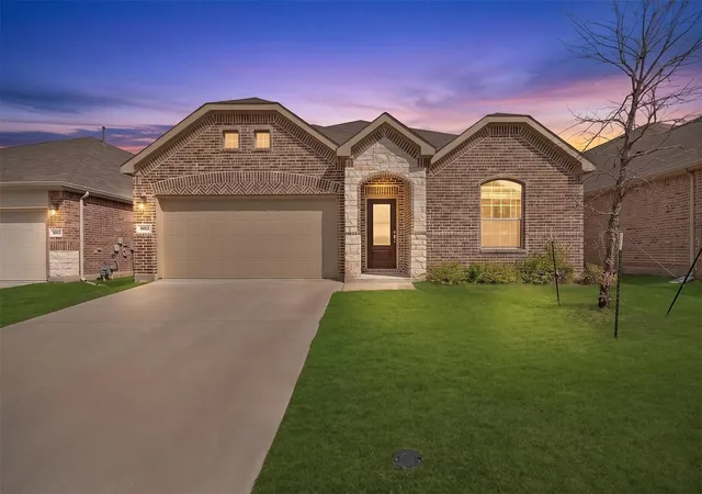 Photo 1 of Single family home for sale at 8012 Lindheimer Ln, Mc Kinney, TX 75071 | MLS# 21327710 | Listing updated on 2026-08-30