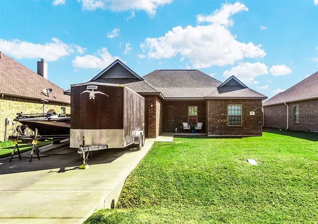 Photo 2 of Single family home for sale at 591 E Eubank St, Mabank, TX 75147 | MLS# 21330010 | Listing updated on 2026-08-22