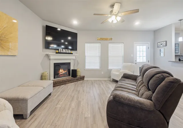 Photo 4 of Single family home for sale at 591 E Eubank St, Mabank, TX 75147 | MLS# 21330010 | Listing updated on 2026-08-22