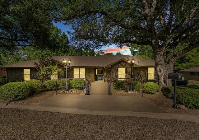 Photo 1 of Single family home for sale at 708 Fonville Dr, Marlin, TX 76661 | MLS# 21328273 | Listing updated on 2026-08-22