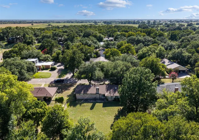 Photo 2 of Single family home for sale at 708 Fonville Dr, Marlin, TX 76661 | MLS# 21328273 | Listing updated on 2026-08-22
