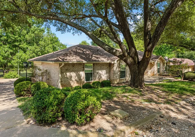 Photo 3 of Single family home for sale at 708 Fonville Dr, Marlin, TX 76661 | MLS# 21328273 | Listing updated on 2026-08-22