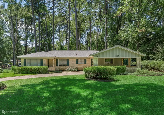 Photo 1 of Single family home for sale at 807 Francais Dr, Shreveport, LA 71118 | MLS# 21330104 | Listing updated on 2026-08-30