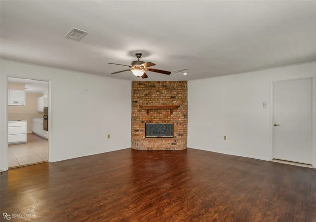 Photo 4 of Single family home for sale at 807 Francais Dr, Shreveport, LA 71118 | MLS# 21330104 | Listing updated on 2026-08-30
