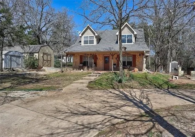 Photo 2 of Single family home for sale at 233 Castle Dr, Pottsboro, TX 75076 | MLS# 21330111 | Listing updated on 2026-09-01