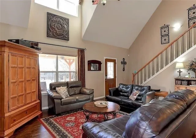 Photo 4 of Single family home for sale at 233 Castle Dr, Pottsboro, TX 75076 | MLS# 21330111 | Listing updated on 2026-09-01