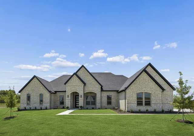 Photo 1 of Sale Pending at 4830 Matador Ranch Rd, Waxahachie, TX 75165 | MLS# 21330018 | Listing updated on 2026-08-05