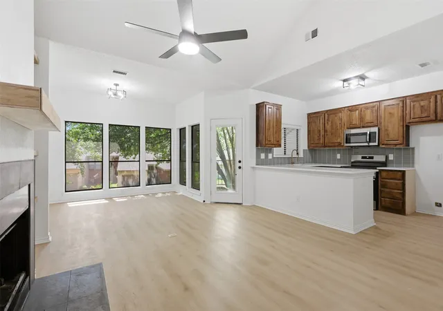 Photo 3 of Condo for sale at 107 Summer Pl Cir, Pottsboro, TX 75076 | MLS# 21329768 | Listing updated on 2026-09-16