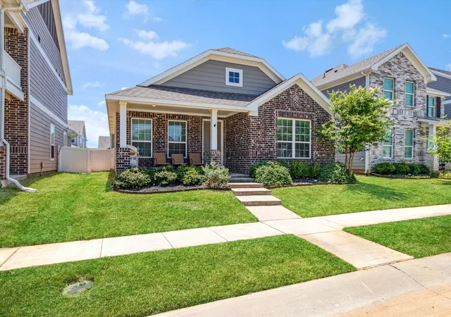 Photo 1 of Single family home for sale at 10040 Travis Dr, Aubrey, TX 76227 | MLS# 21315068 | Listing updated on 2026-08-07