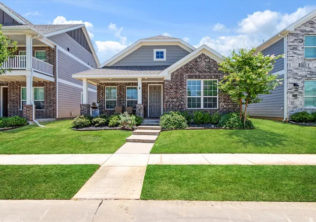 Photo 2 of Single family home for sale at 10040 Travis Dr, Aubrey, TX 76227 | MLS# 21315068 | Listing updated on 2026-08-07