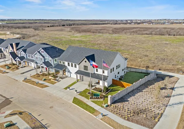 Photo 2 of Sale Pending at 101 Chestnut St, Celina, TX 75009 | MLS# 21329901 | Listing updated on 2026-08-25