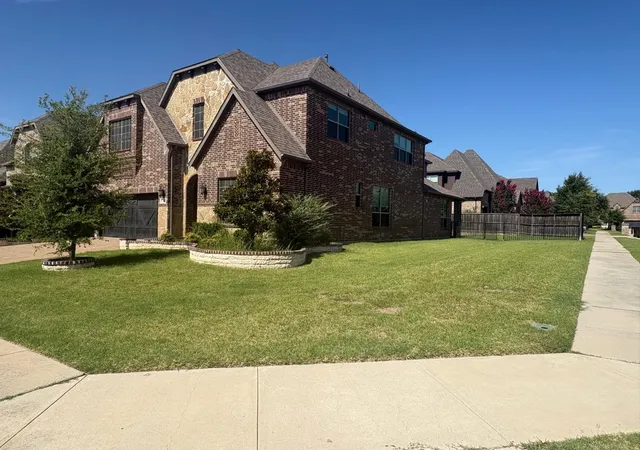 Photo 3 of Single family home for sale at 1109 Melcer St, Plano, TX 75074 | MLS# 21330138 | Listing updated on 2026-07-14