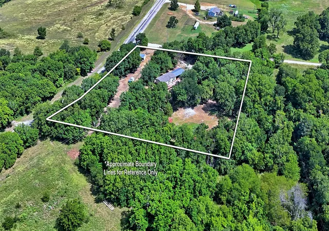 Photo 4 of Manufactured home for sale at 523 Billy Rd, Bowie, TX 76230 | MLS# 21329775 | Listing updated on 2026-09-18