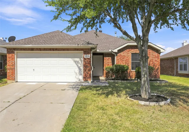 Photo 1 of Single family home for sale at 2713 Dawn Spring Dr, Little Elm, TX 75068 | MLS# 21329192 | Listing updated on 2026-09-24