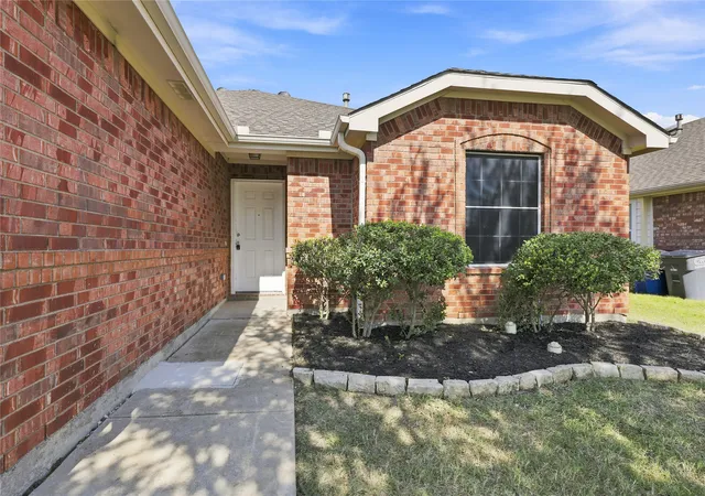 Photo 2 of Single family home for sale at 2713 Dawn Spring Dr, Little Elm, TX 75068 | MLS# 21329192 | Listing updated on 2026-09-24