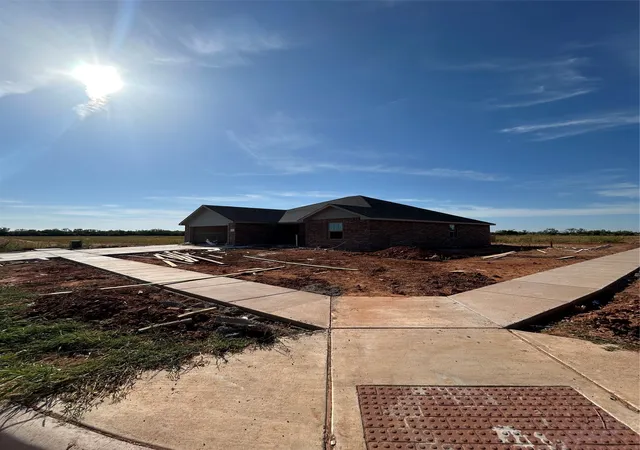 Photo 2 of Sale Pending at 5565 Butterfield Meadows Parkway, Abilene, TX 79606 | MLS# 21330178 | Listing updated on 2026-08-27