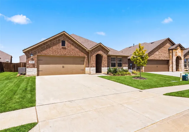Photo 3 of Single family home for sale at 9809 Gooseneck Dr, Aubrey, TX 76227 | MLS# 21328280 | Listing updated on 2026-08-25
