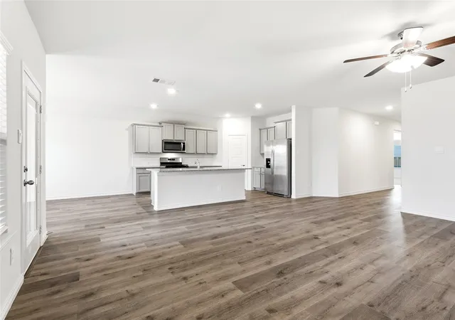 Photo 4 of Single family home for sale at 9809 Gooseneck Dr, Aubrey, TX 76227 | MLS# 21328280 | Listing updated on 2026-08-25