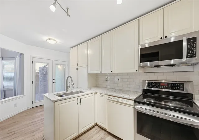Photo 3 of Condo for sale at 821 Dublin Dr #211, Richardson, TX 75080 | MLS# 21330193 | Listing updated on 2026-09-07