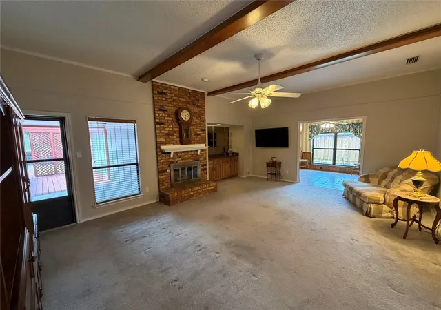 Photo 3 of Single family home for sale at 910 Village Green Dr, Rockwall, TX 75087 | MLS# 21330057 | Listing updated on 2026-07-23