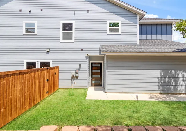 Photo 2 of Single family home for sale at 6221 Post Oak Ter, Fort Worth, TX 76112 | MLS# 21314485 | Listing updated on 2026-08-22
