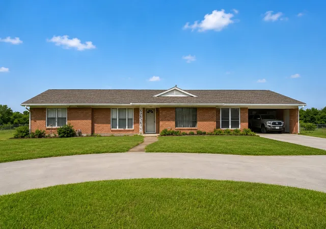 Photo 2 of Single family home for sale at 2211 Fisher St, Goldthwaite, TX 76844 | MLS# 21330221 | Listing updated on 2026-09-29