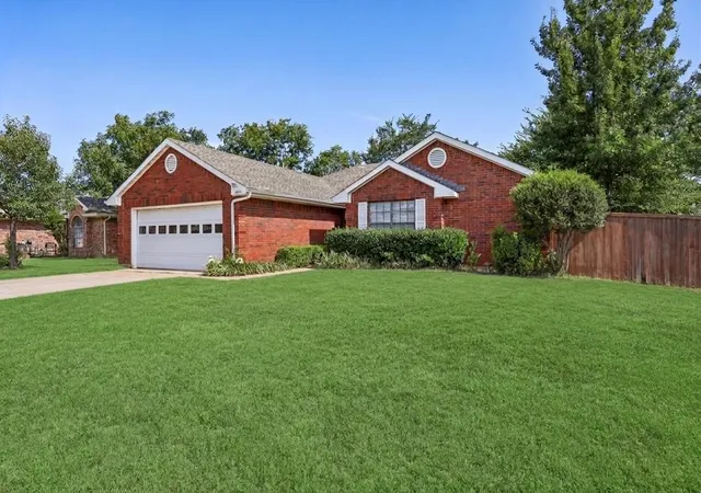 Single family home for sale at 3211 Brookview Dr, Corinth, TX 76210 | MLS# 21324521