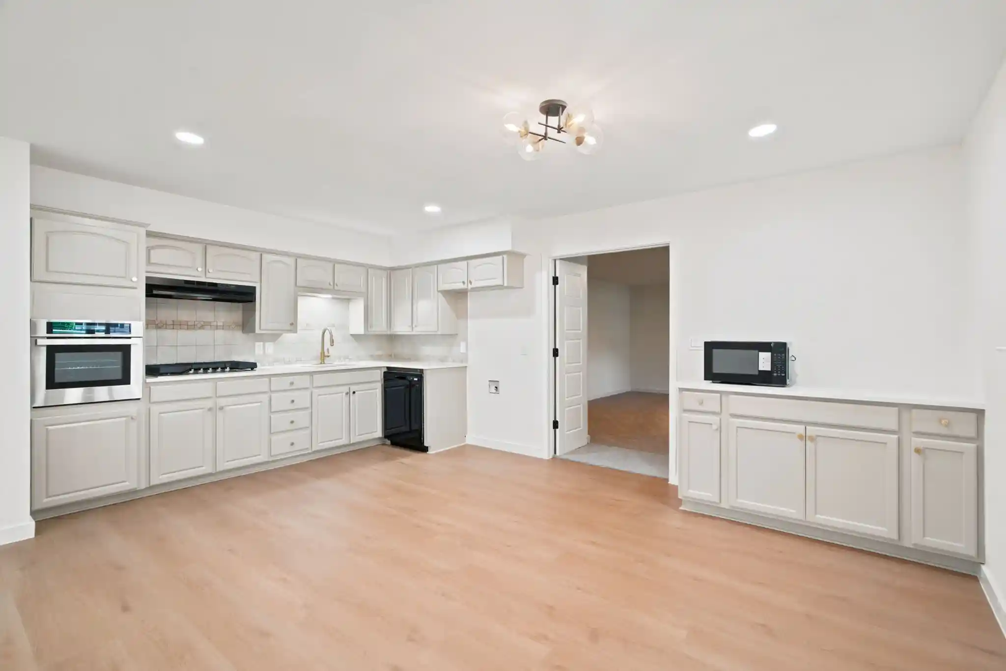 Single family home for sale at 6632 Ellis Rd, Fort Worth, TX 76112 | MLS# 21323193