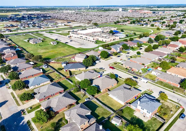 Photo 3 of Single family home for sale at 2612 Spencer Cir, Royse City, TX 75189 | MLS# 21324470 | Listing updated on 2026-08-26