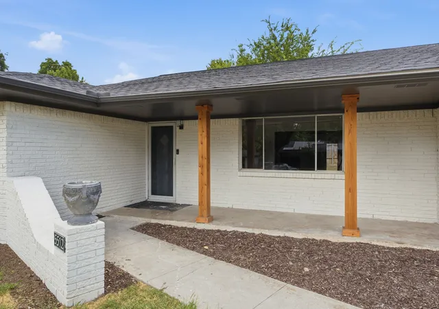 Photo 3 of Single family home for sale at 5512 Westcreek Dr, Fort Worth, TX 76133 | MLS# 21330014 | Listing updated on 2026-08-27