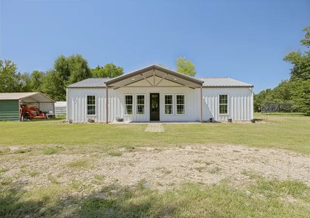 Photo 2 of Single family home for sale at 822 Private Road 7370, Point, TX 75472 | MLS# 21330292 | Listing updated on 2026-09-07
