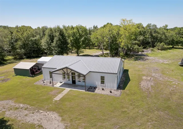 Photo 3 of Single family home for sale at 822 Private Road 7370, Point, TX 75472 | MLS# 21330292 | Listing updated on 2026-09-07