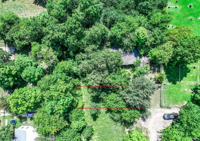 Photo 1 of Land for sale at Tbd W Taylor St, Clarksville, TX 75426 | MLS# 21330306 | Listing updated on 2026-08-21