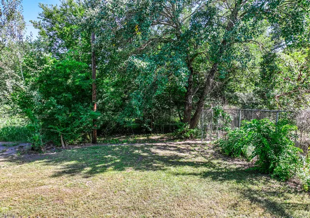 Photo 4 of Land for sale at Tbd W Taylor St, Clarksville, TX 75426 | MLS# 21330306 | Listing updated on 2026-08-21
