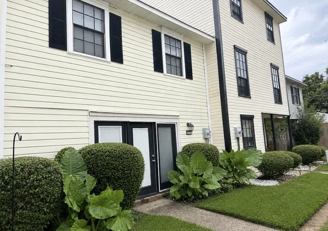 Photo 1 of Townhouse for sale at 1401 Oden St #13, Shreveport, LA 71104 | MLS# 21330296 | Listing updated on 2026-08-22